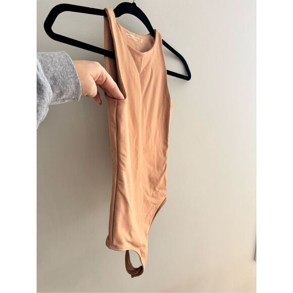 Abercrombie & Fitch Soft Collection Seamless Tank Body Suit, XS, Sleeveless - Picture 4 of 6